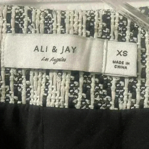 Ali & Jay Tweed Blazer - Size XS A90 - Picture 3 of 7